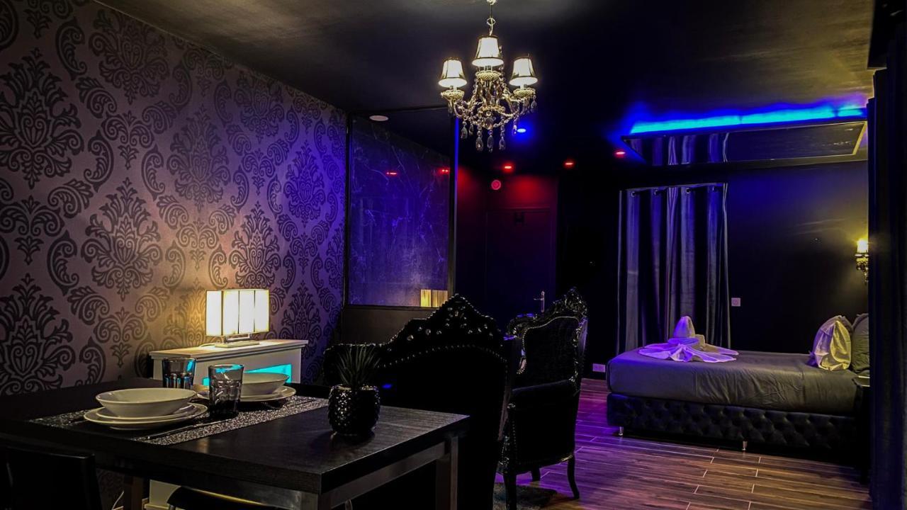 Nouveau - Luxure - Secret Suite - Jacuzzi Melun Ngoại thất bức ảnh