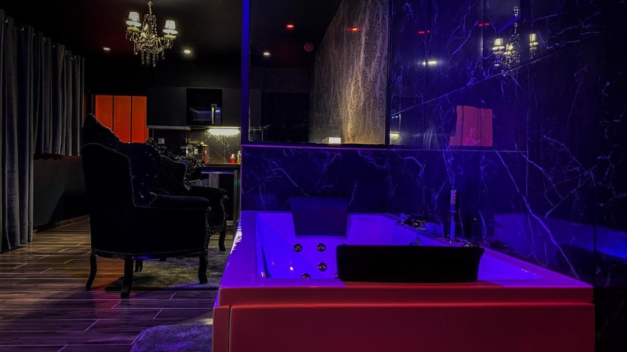 Nouveau - Luxure - Secret Suite - Jacuzzi Melun Ngoại thất bức ảnh